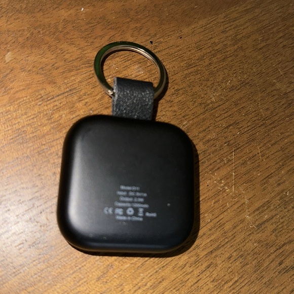 Travel charger compatible with Apple Watch. - Picture 3 of 3